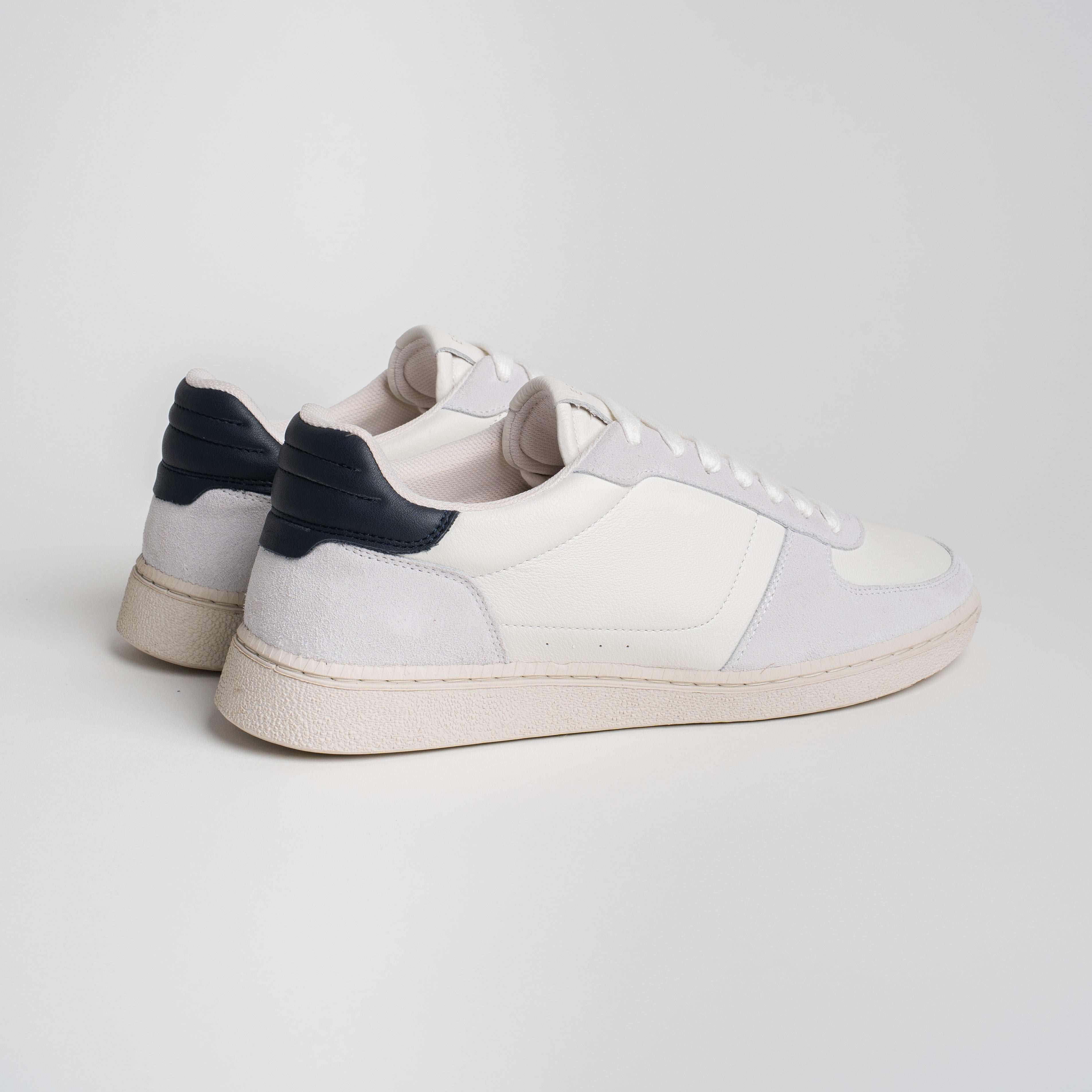 Retro Sneaker - Off White