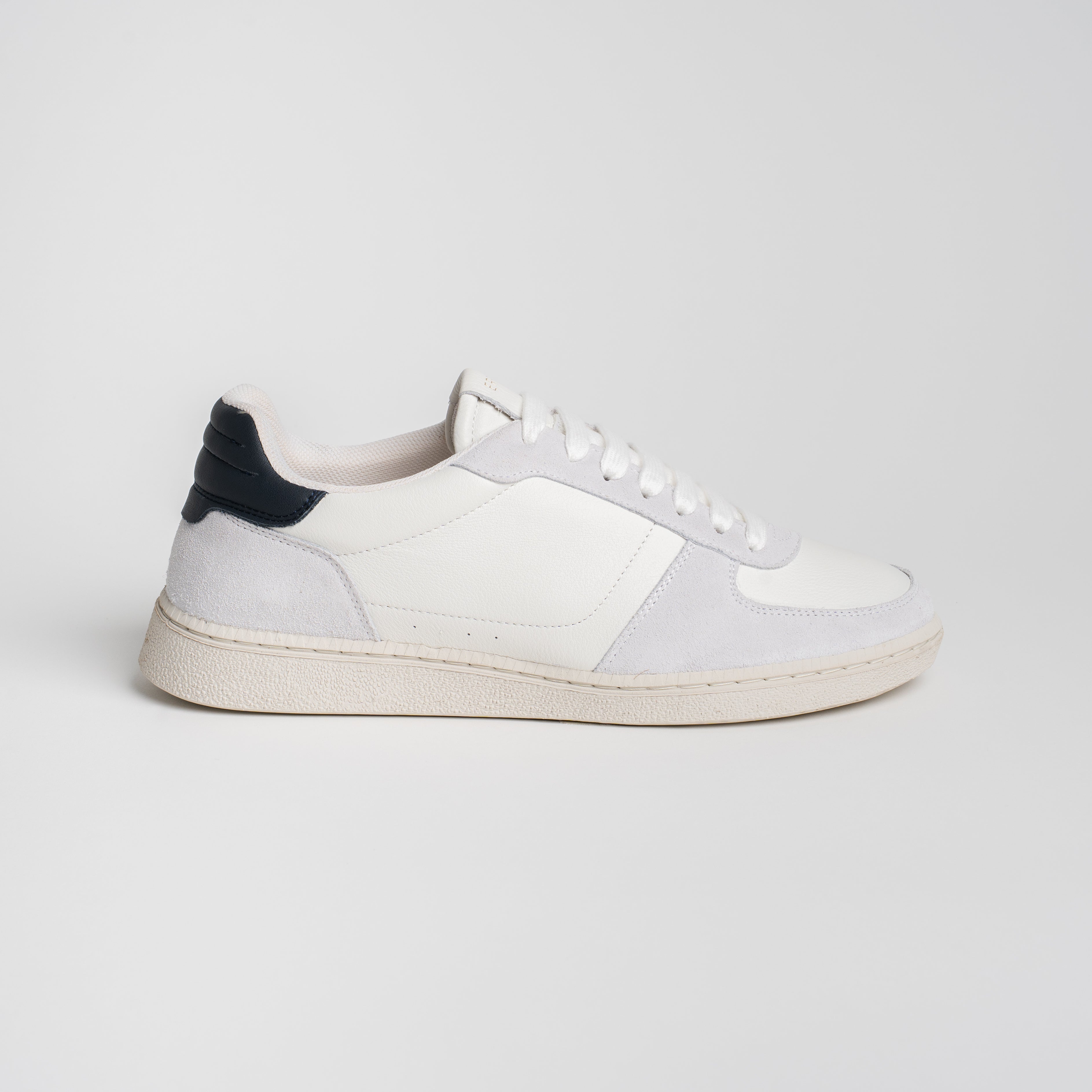 Retro Sneaker - Off White