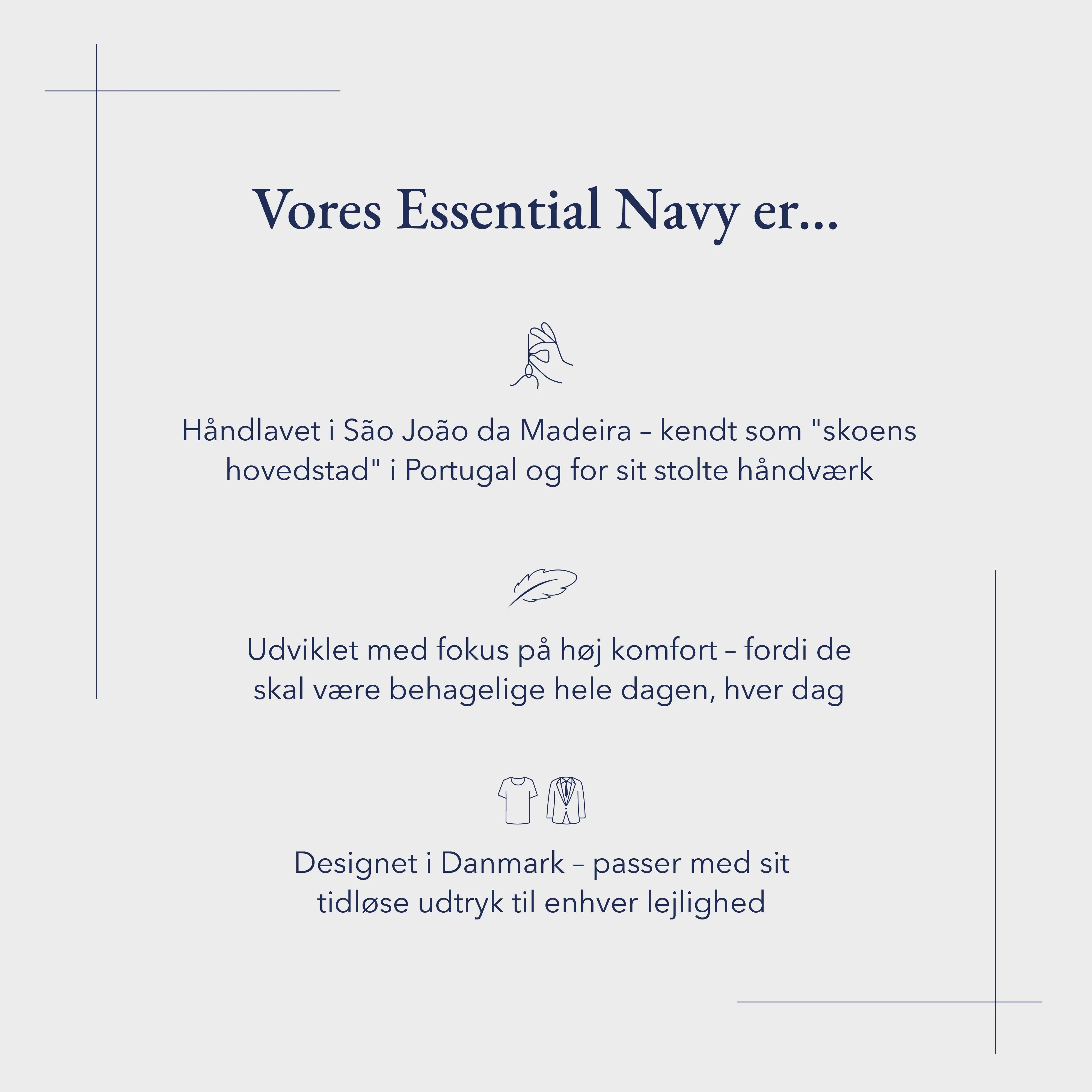 Essential Sneaker - Navy