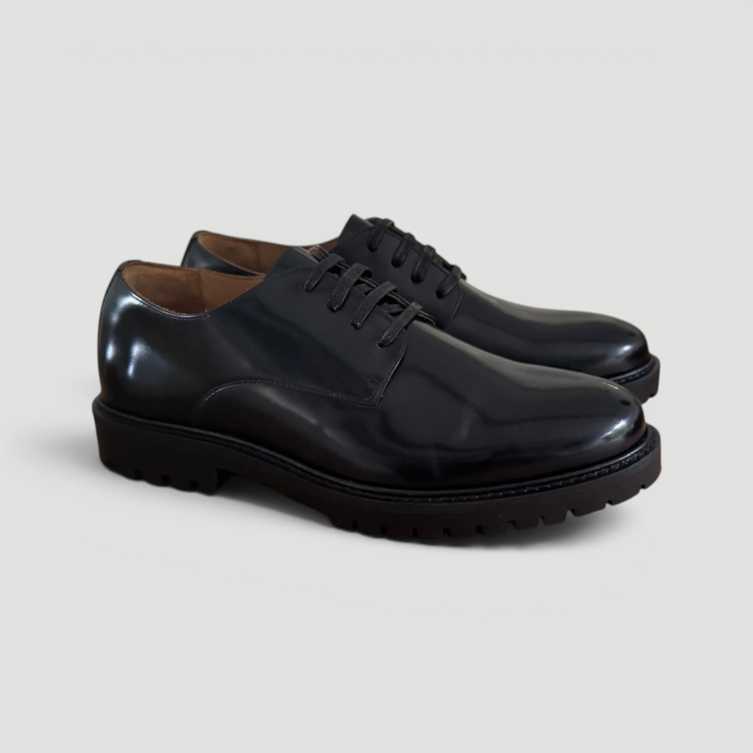 Modern Derby - Classic Black