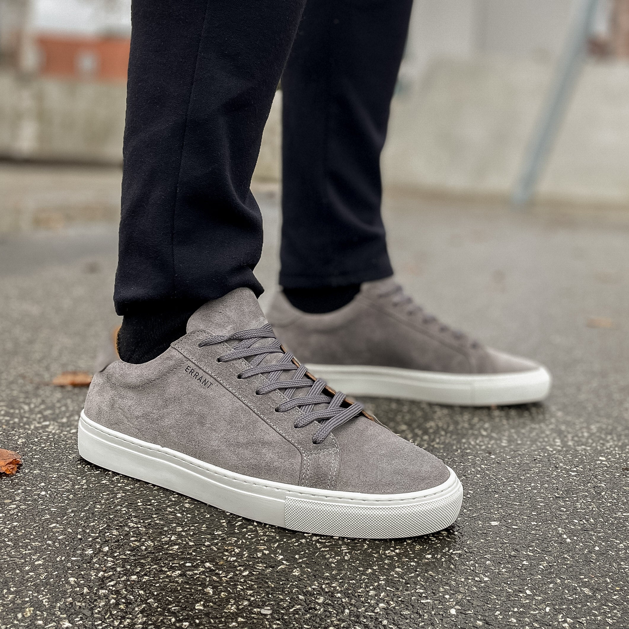 Essential Sneaker - Light Coal (Herre)