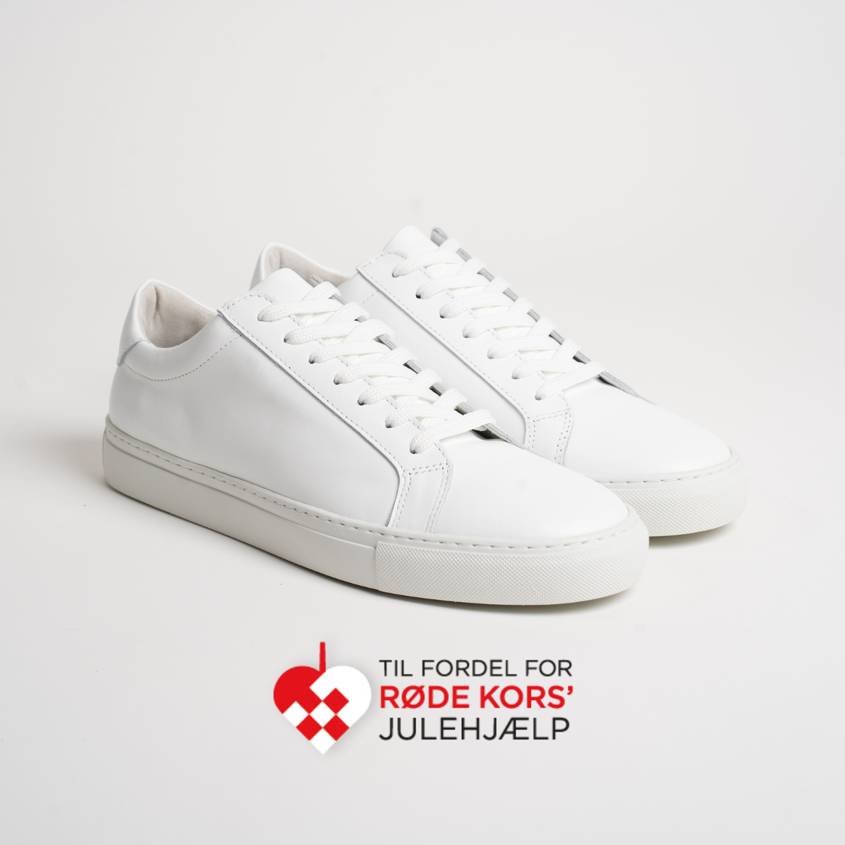Essential Sneaker - White (Røde Kors Edition)