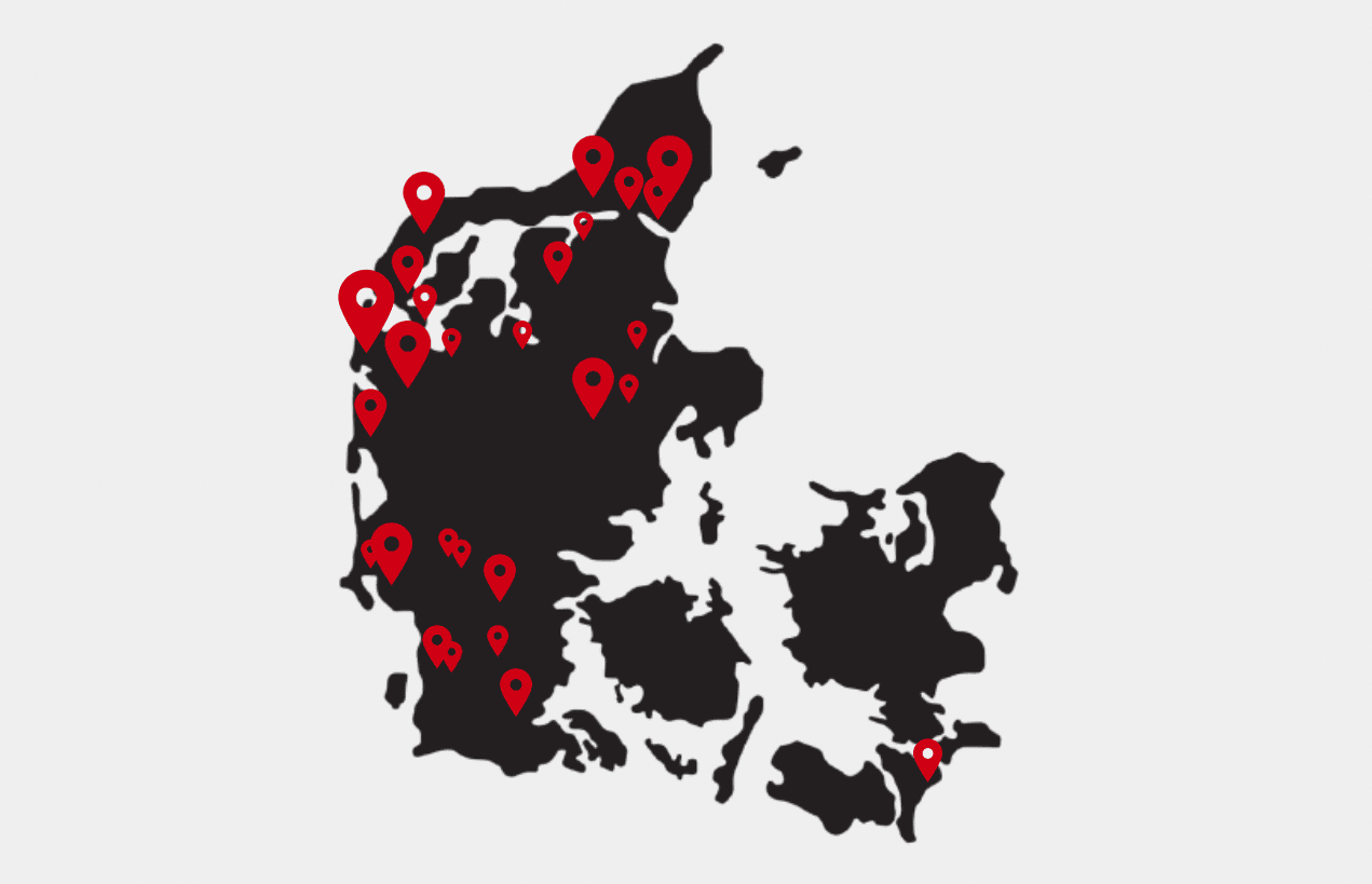 Kort over Danmark med røde markører.