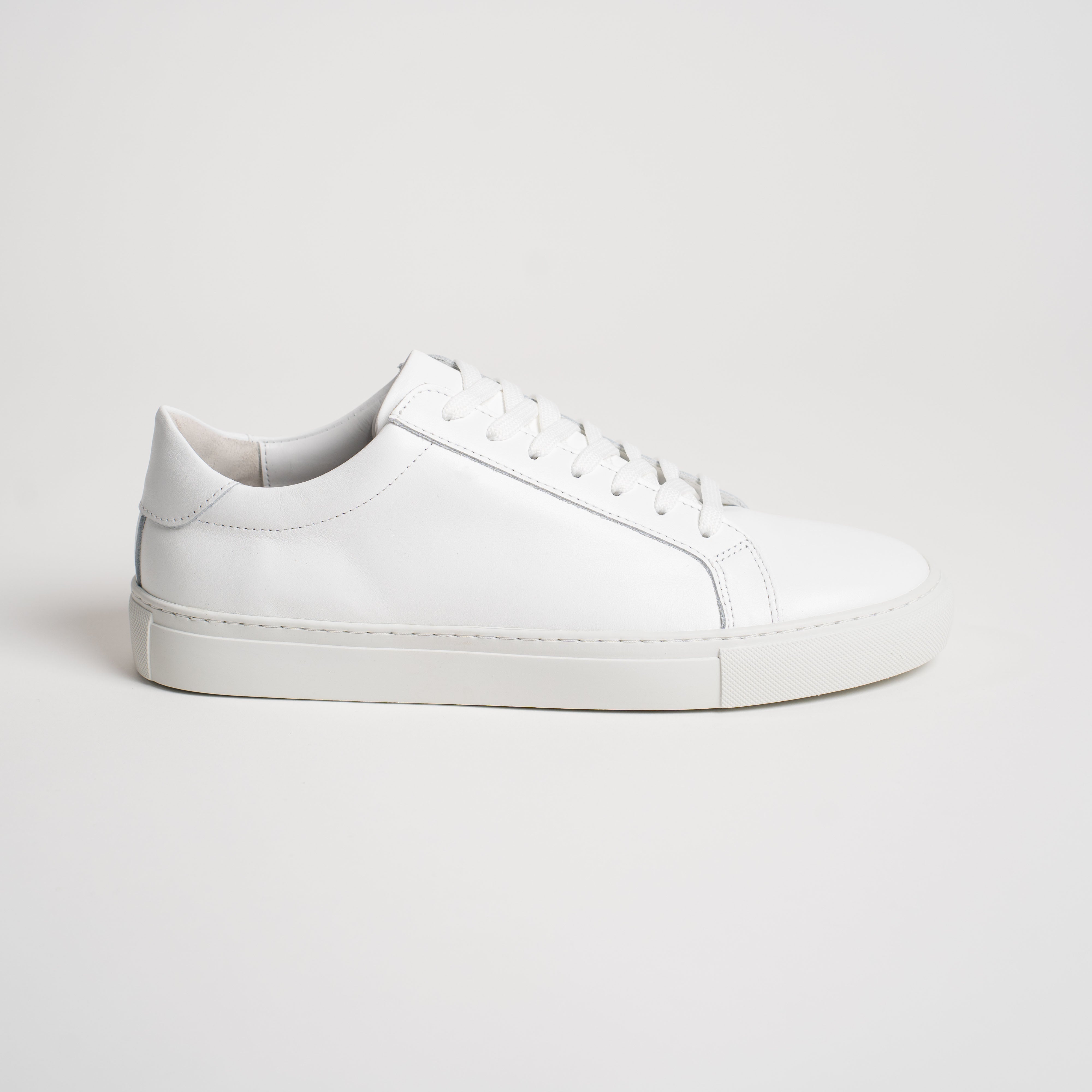 Essential Sneaker - White (Røde Kors Edition)