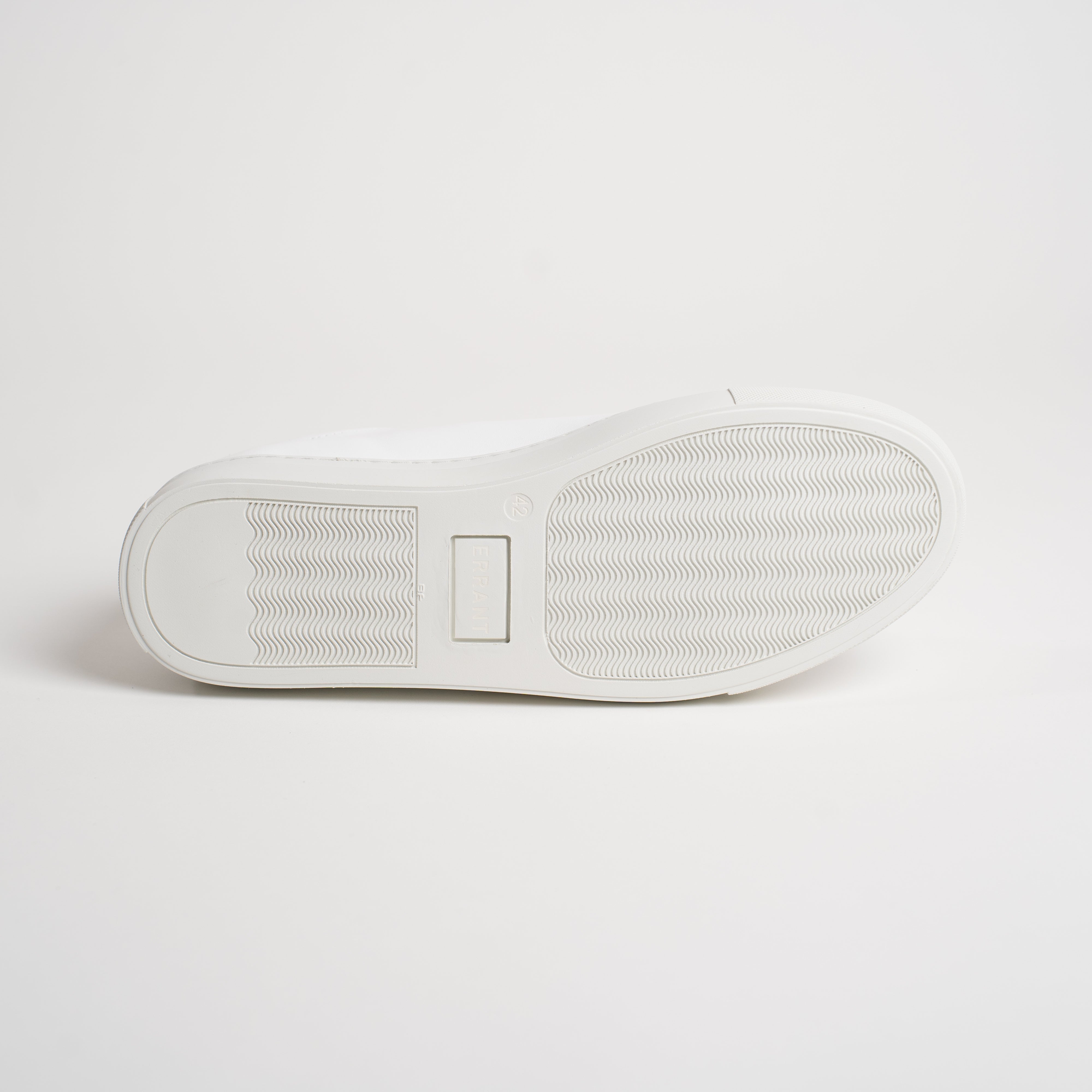 Essential Sneaker - White (Røde Kors Edition)
