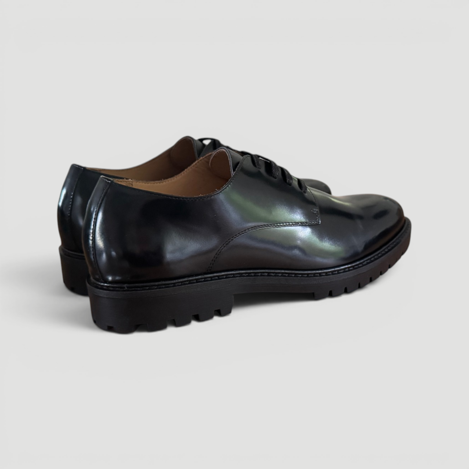 Modern Derby - Classic Black
