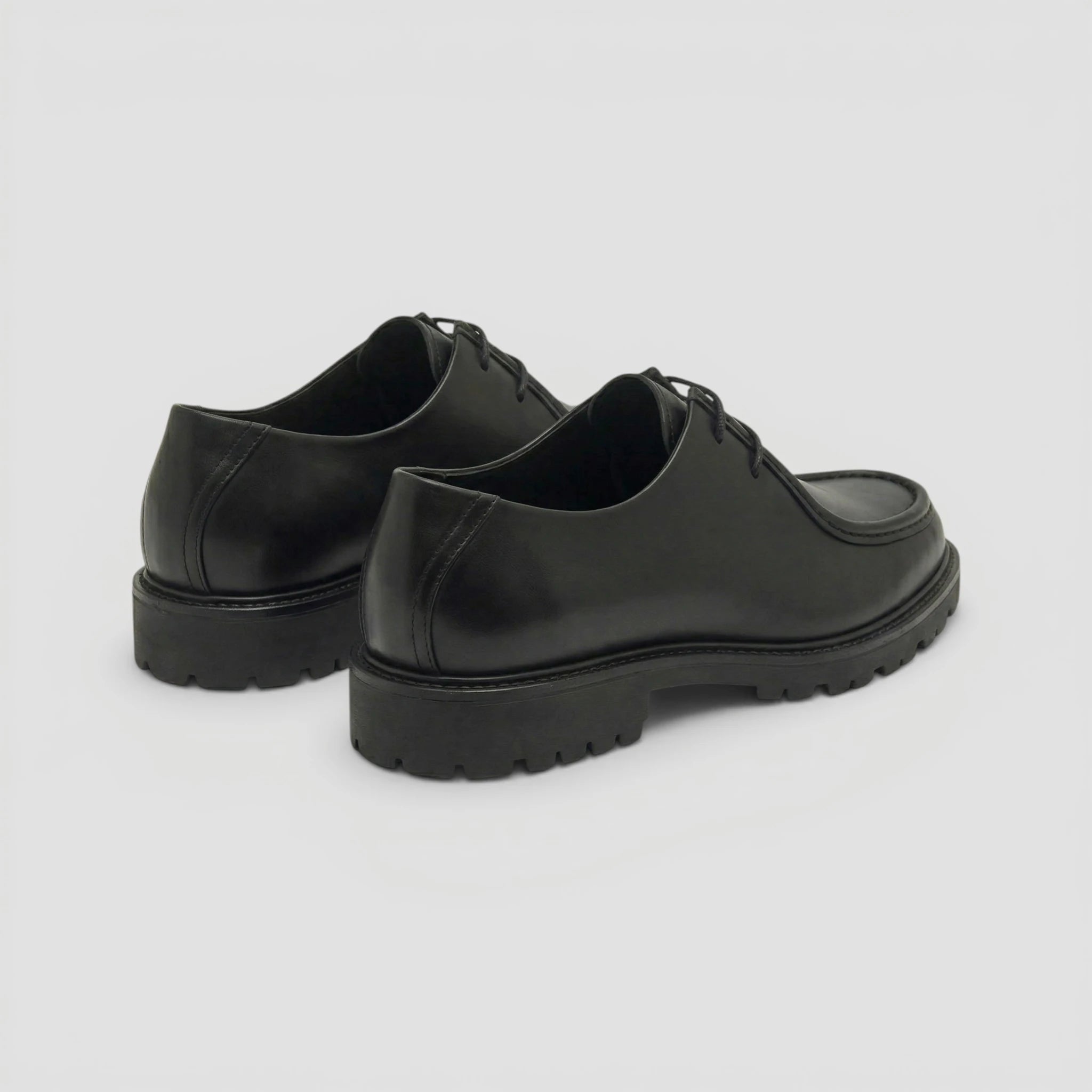 Moc Toe - Black