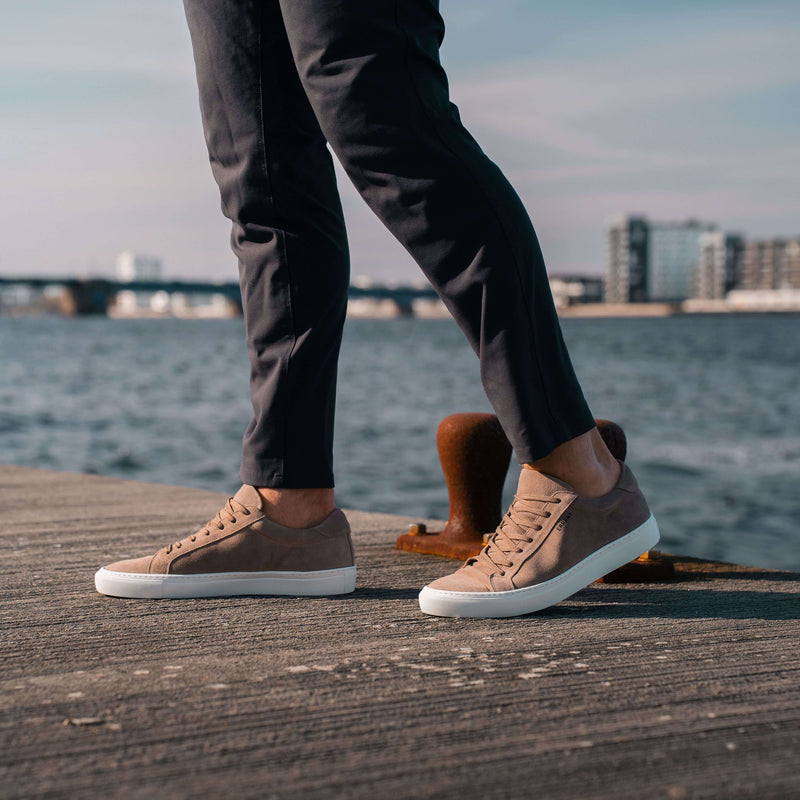 Essential Sneaker - Walnut (Herre)