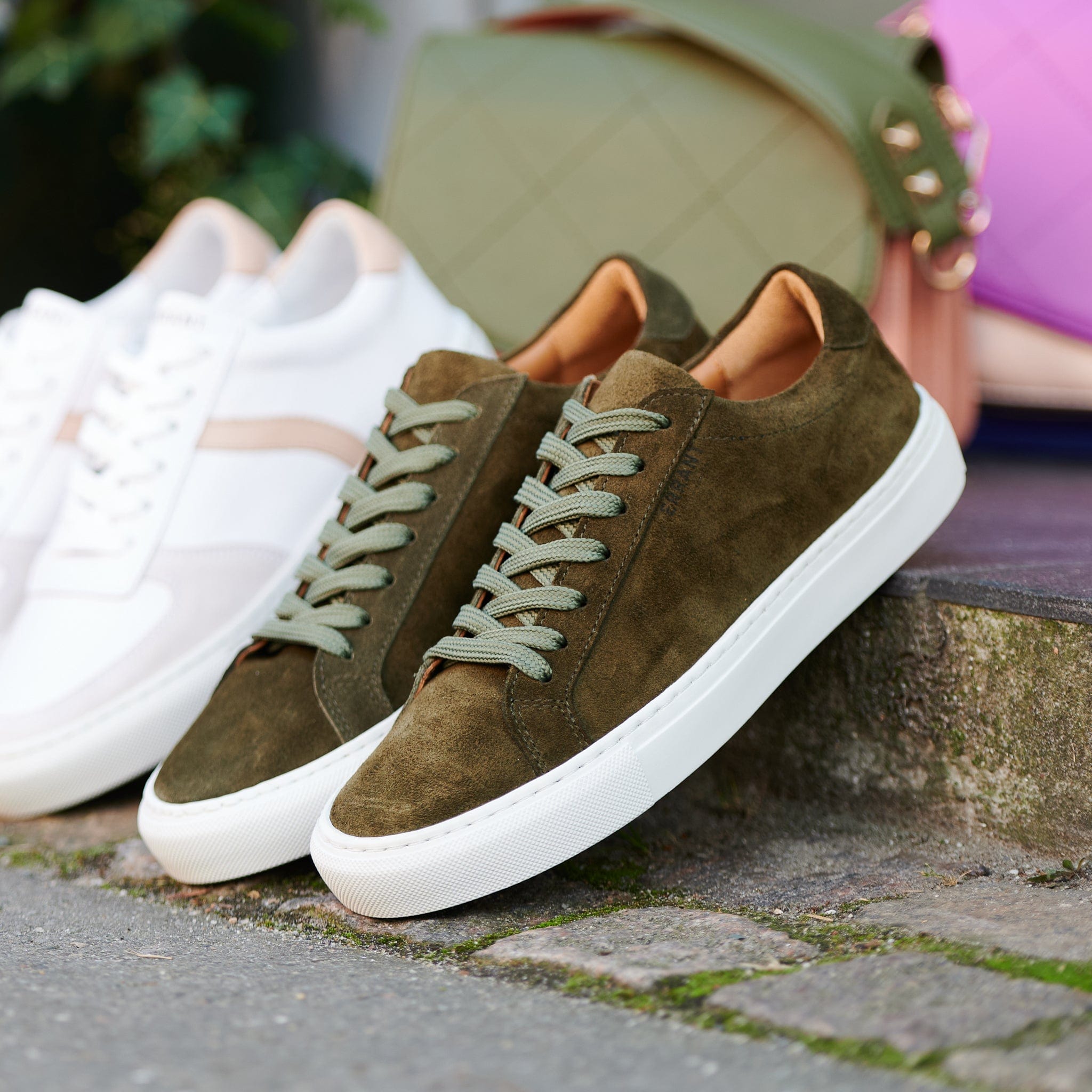 Essential Sneaker - Olive (Dame)
